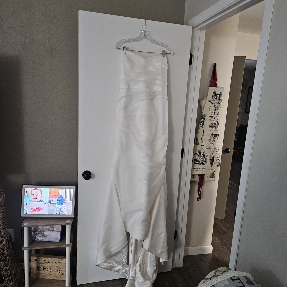 Elegant White Wedding Dress